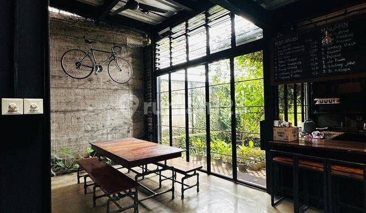 Rumah Industrial Modern Posisi Hook di Emerald Bintaro Jaya 2