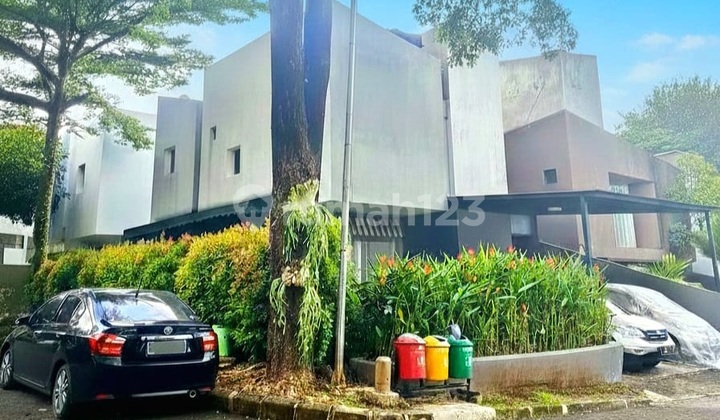 Rumah Industrial Modern Dijual di Veteran Jakarta Selatan