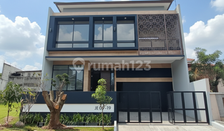 Dijual Rumah Mewah dengan Private Pool bisa KPR di Sektor 9 Bintaro