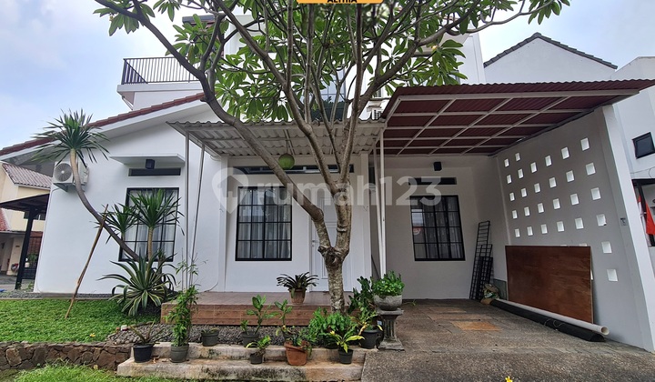3-Story House for Sale, Front Hook Position, Park-Facing, in Sector 9 Bintaro