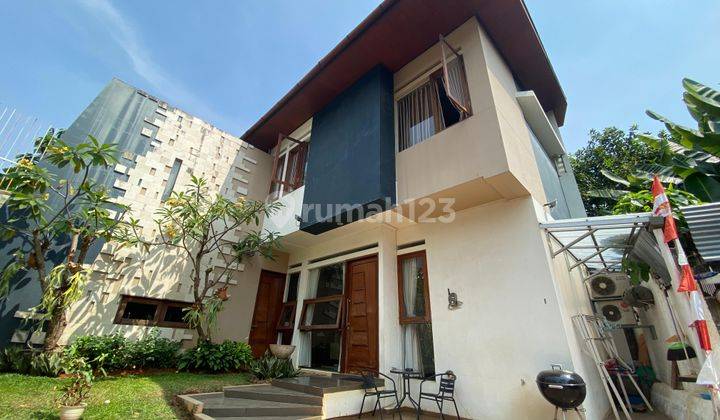 Rumah 2 Lantai Modern Tropical Siap Huni di Graha Raya 2