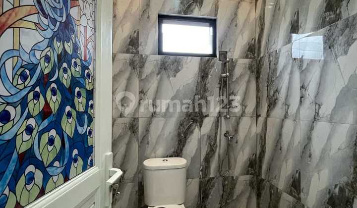 Rumah 2,5 Lantai Design American Classic di Pondok Aren Tangerang 2