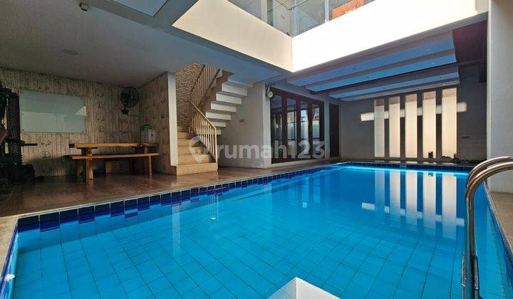 Rumah Mewah 3 Lantai Ada Private Pool Dalam Cluster di Bintaro 1