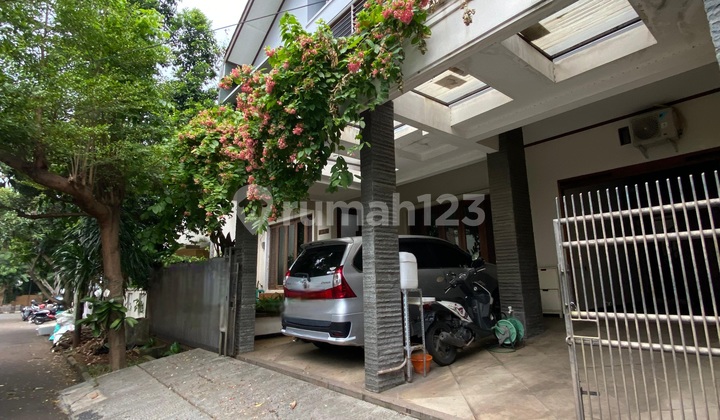 House for Sale Spacious and Green in Sector 9 Bintaro Jaya South Tangerang 2