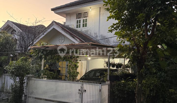 Ready-to-Occupy 2-Story House in a Strategic Location at Bintaro Sector 5