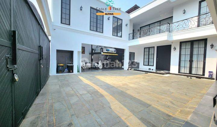 Rumah Dijual Mewah Classic Modern Lokasi Strategis Di Veteran 2