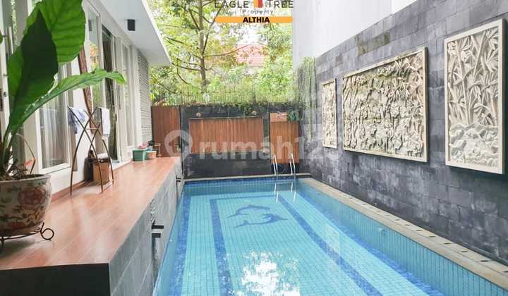 Rumah 2 Lantai Split Level dengan Kolam Renang Dijual di Bsd Rumah 2 Lantai Split Level dengan Kolam Renang Dijual di Bsd