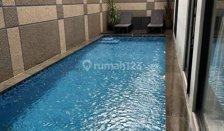 Rumah Mewah Ada Kolam Renang Full Furnished di Bintaro Jaksel 1