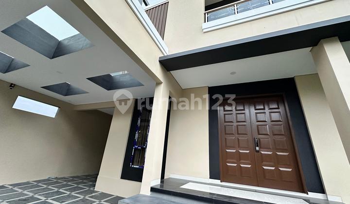 Rumah Mewah Nyaman Siap Huni di BSD 