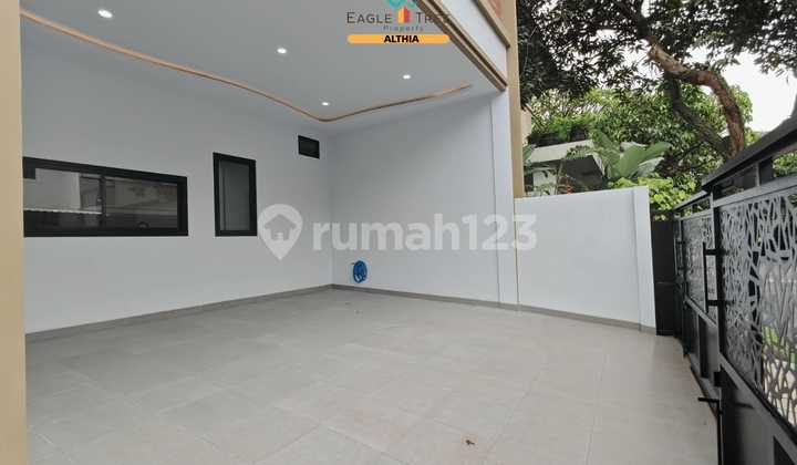 Rumah Bagus Posisi Hook Bebas Banjir Lokasi Strategis di Bsd 2