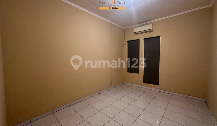 1.5-Story House in a Strategic Location in Bintaro Sector 2 2