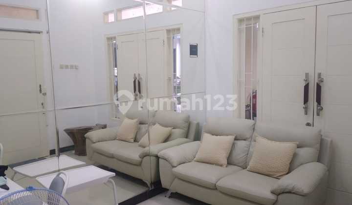 Rumah Nempel Graha Raya Bintaro 2 Lantai Semi Furnish  2
