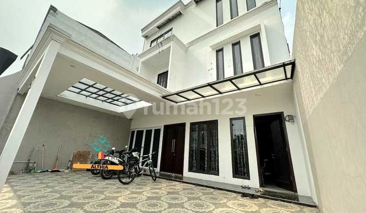 Rumah Murah Bagus Siap Huni Ada Kolam Renang Deket Ice di Bsd Rumah Murah Bagus Siap Huni Ada Kolam Renang Deket Ice di Bsd