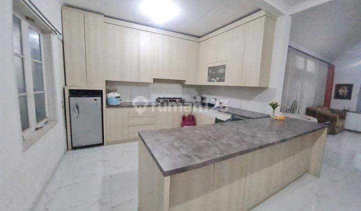 Rumah 2 lantai siap huni lokasi strategis di BSD  8