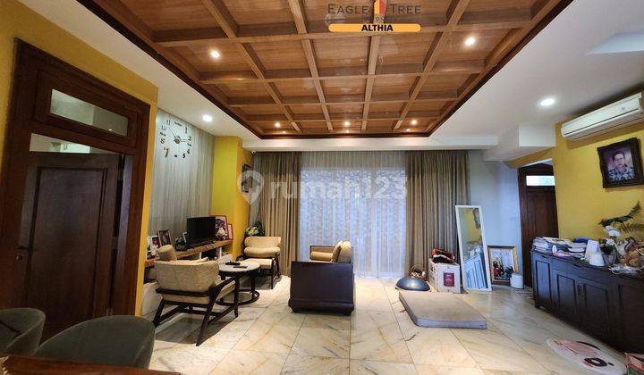 Rumah Graha raya Bintaro, 2,5 lantai bagus nuansa kayu dicluster  2