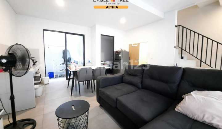 Nice 2-story house ready to live in, strategic location near BSD toll. Nice 2-story house ready to live in, strategic location near BSD toll.