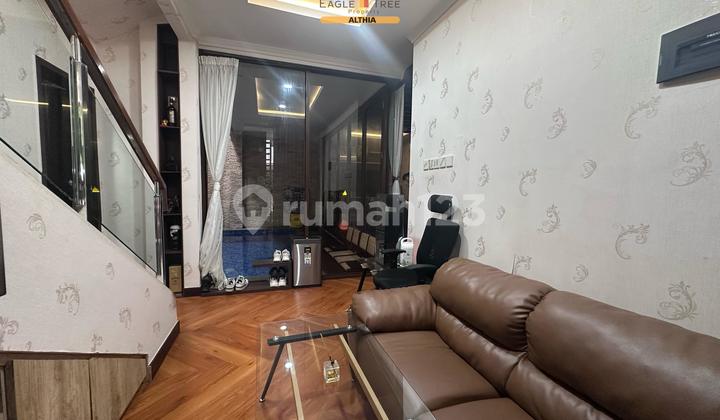 Rumah Bintaro 2 Lantai dengan Kolam Renang