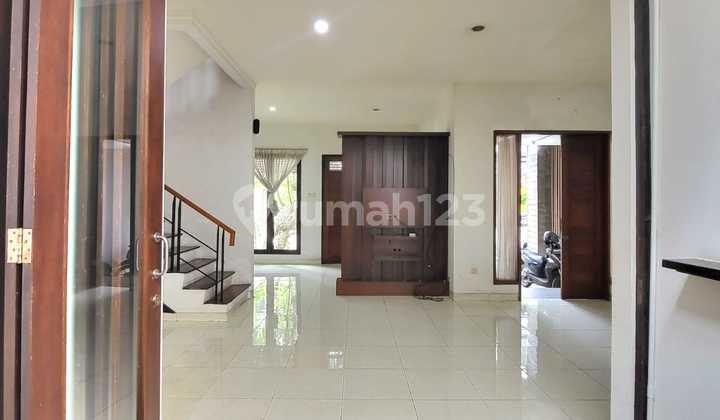 Rumah Murah 2 Lantai Lokasi Dkt Pasar Modern Emerald di Bintaro