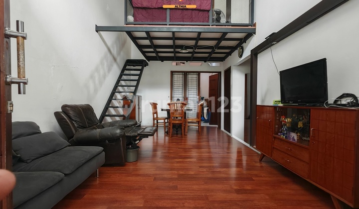 For Sale, Ready-to-Occupy House in Nusaloka, Close to Toll Road and Modern Market BSD