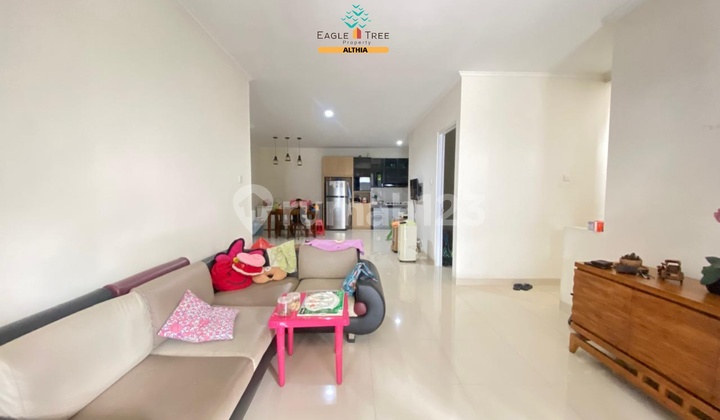 Nice House Ready to Live In, Comfortable Environment Near Granada BSD 2