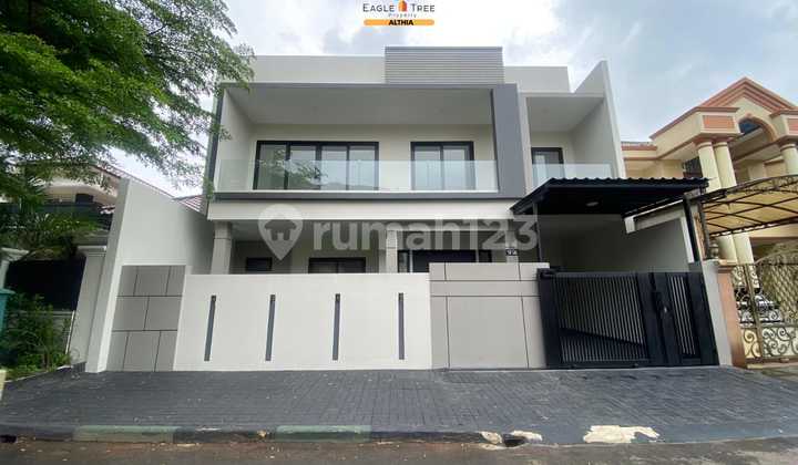 Rumah di BSD Dekat Akses Tol, 2 Lantai, Siap Huni