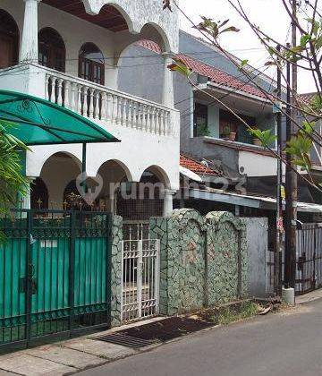 Rumah 2 lantai di Petojo Jakarta Pusat  1