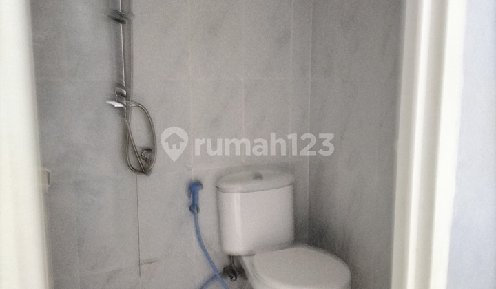 Rumah minimalis modern terbaru legalitas SHM akses mobil  5