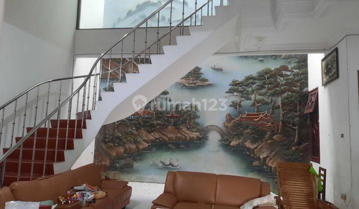 Rumah Simpang Darmo Permai Selatan 2lt Semi Furnish 3