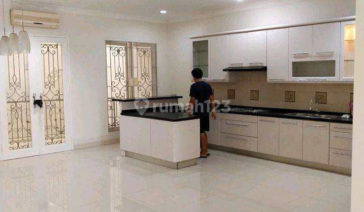 Disewakan Rumah Walet Elok 7x25 Pantai Indah Kapuk 2