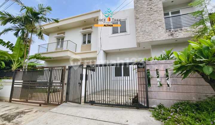 Strategic 2-Story House in South Petukangan 3 Minutes to Toll Road 2