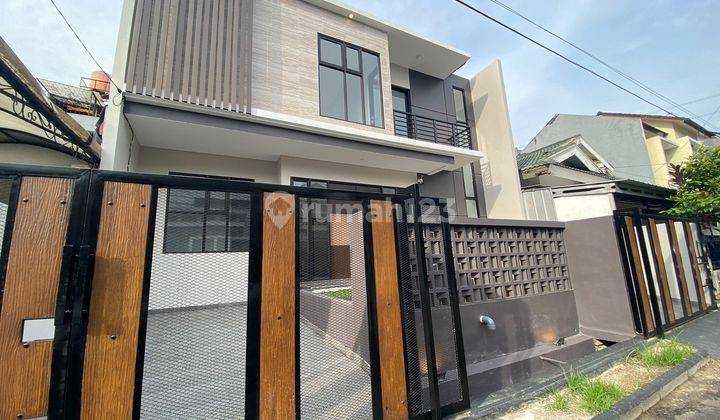 Rumah 2 Lantai Rapi Siap Huni Di Sektor 9 Bintaro  1