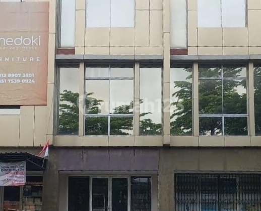 4-Floor Neat and Ready-to-Occupy Shop House in a Commercial Complex Near Green Lake City 2