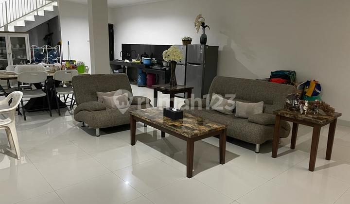 Elite Neighborhood House Suitable for Cafe and Office Business Near Senopati, South Jakarta 2