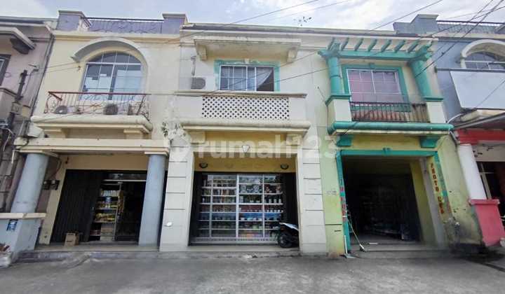 Ruko 2 Lantai Strategis Lokasi Boulevard Komplek Dekat Graha Raya Ruko 2 Lantai Strategis Lokasi Boulevard Komplek Dekat Graha Raya