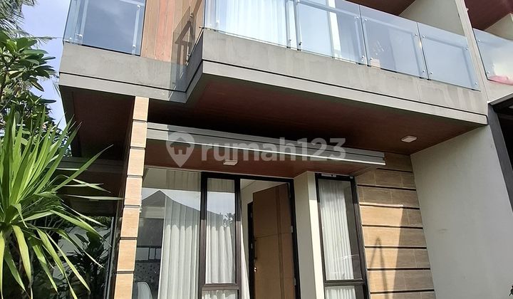 Rumah 2 Lantai Posisi Hook Dalam Cluster Dekat ke Stasiun Sudimara