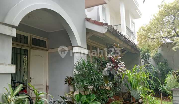 Rumah 2 Lantai Asri di Cluster Sektor 9 Bintaro Jaya