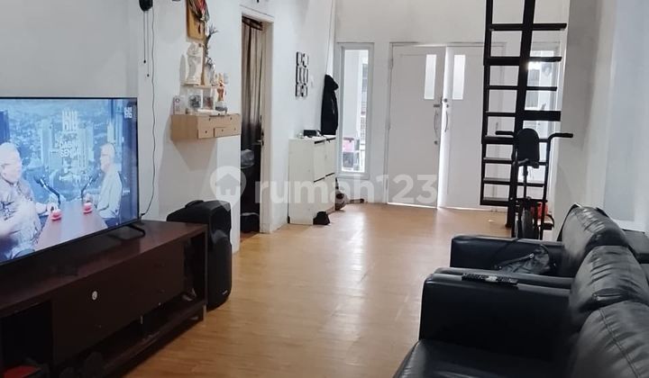 Rumah Minimalis 2 Lantai Dalam Cluster Graha Raya 2