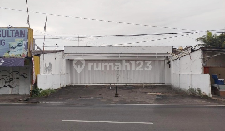 1-Story Row House in a Strategic Location by the Main Road 2