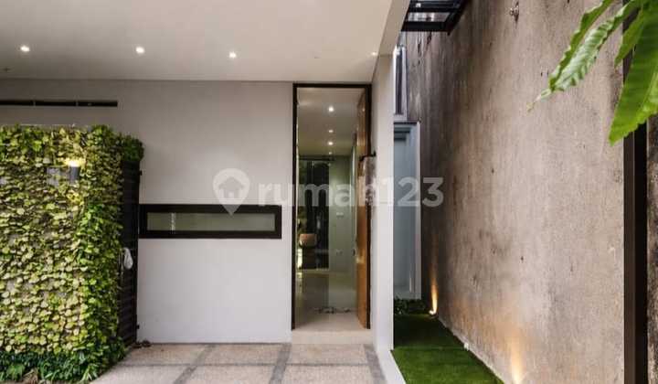 Rumah Minimalis 2 Lantai Dalam Cluster Cempaka Tangerang Selatan 2