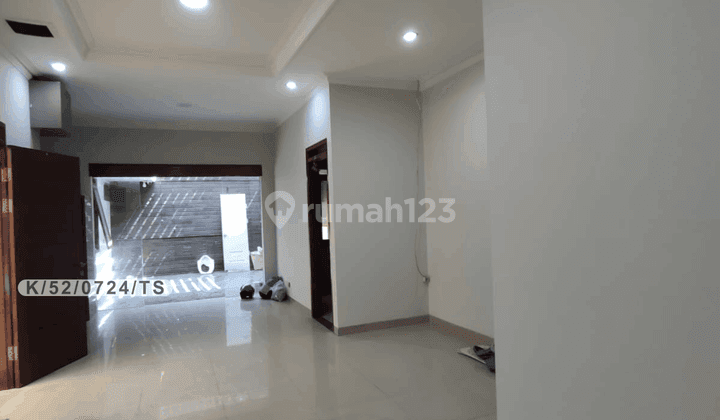 Rumah Minimalis Semi Furnished Full Canopy Di Taman Holis Indah 2 1