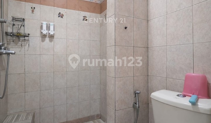 Comfortable, Clean, Move-in Ready House in Kota Baru Parahyangan Bandung 2