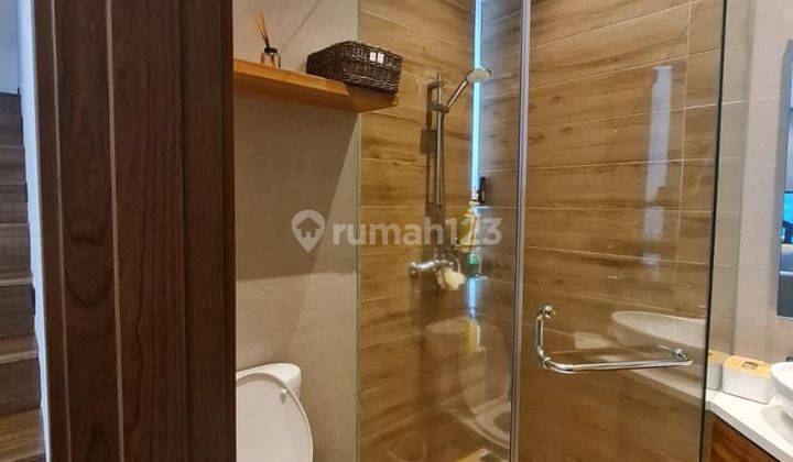 Rumah Cantik di Discovery Bintaro 2 Lantai SHM Bagus Rp 4.3 M  2