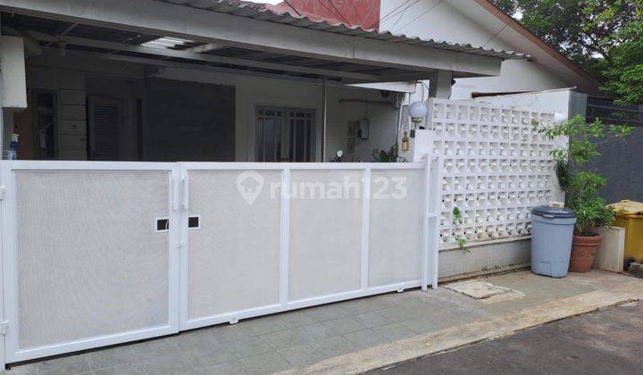 Rumah Cantik 2 Lantai SHM di Pesanggrahan Jakarta Selatan  1