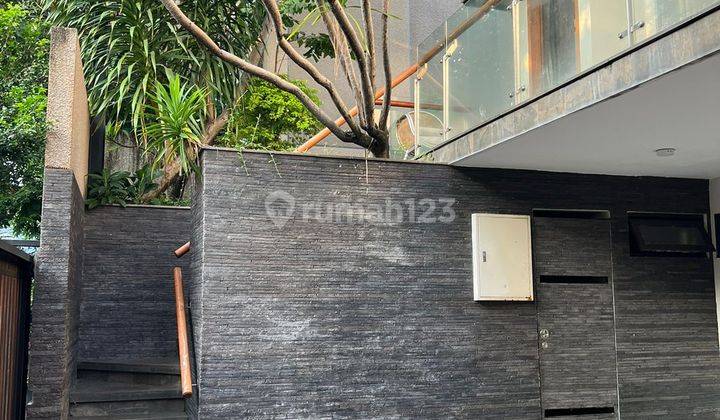 Rumah 2 Lantai Ada Kolam Renang di Pesanggrahan Jakarta Selatan  1