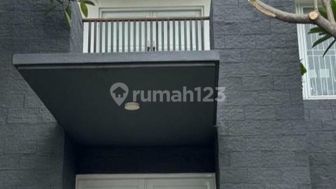 Sell 2-Story Corner House with Swimming Pool in Bintaro (Non Jaya)