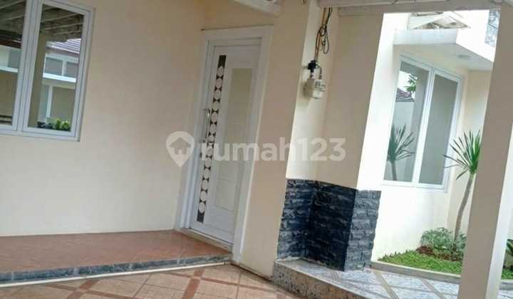 Cheap Sale 1.5-Story House in Graha Raya Bintaro Cluster Cheap Sale 1.5-Story House in Graha Raya Bintaro Cluster