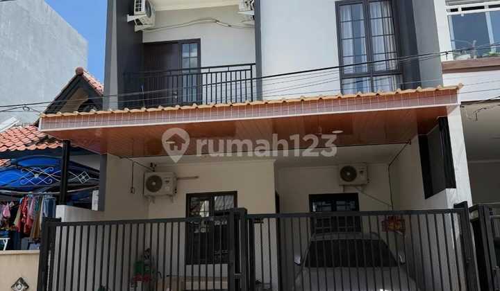 Jual Rumah 2 Lantai Rapi Siap Huni di Villa Melati Mas