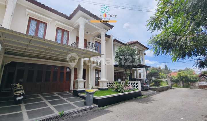 Disewakan Rumah Mewah 2 Lantai Full Furnish di Pesanggrahan 2