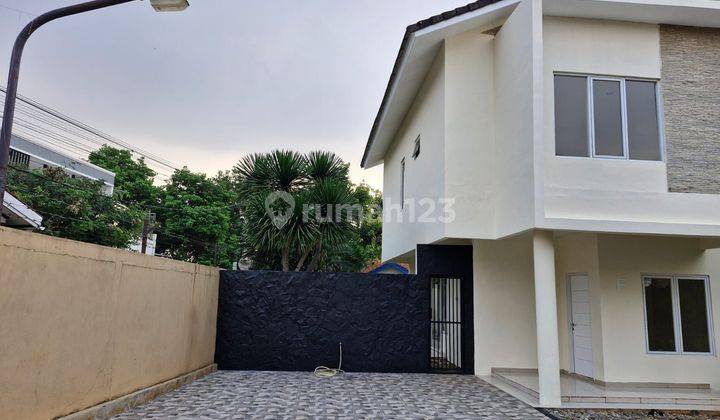 Jual Rumah 2 Lantai Dalam Townhouse Andara Sudah Shm 2