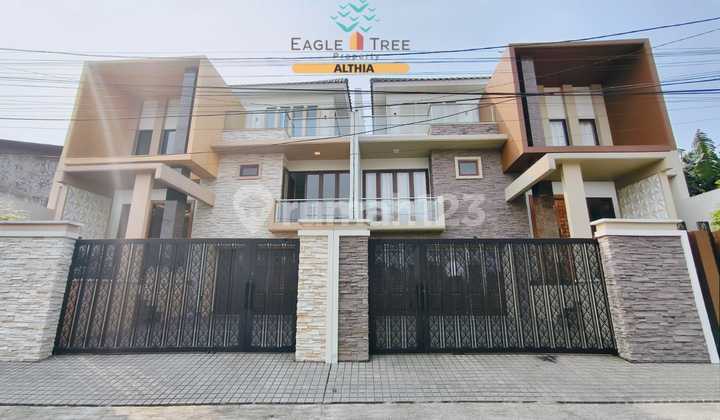 New 3-Story Building House in Petukangan, South Jakarta, Neat and Ready to Occupy 2